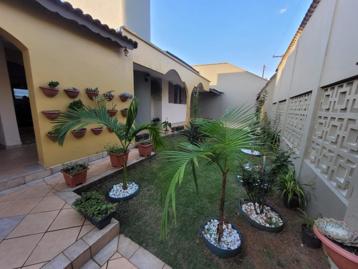 Casa, 3 quartos, 184 m² - Foto 1